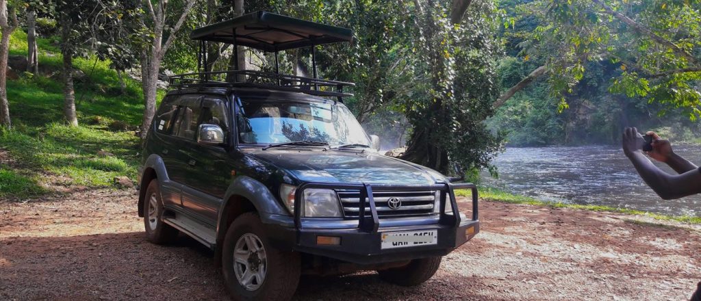 How to Save Money on Uganda Car Hire